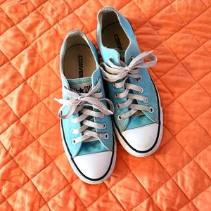 Vintage Converse All Star Low Top Sneakers Carolina Blue size 5 Men size 7 Women